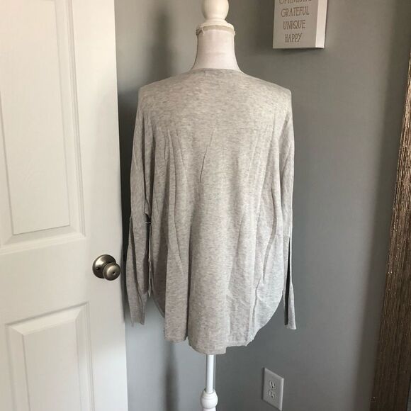 NWT Subtle Luxury Fog Colored Sweater - Picture 4 of 7